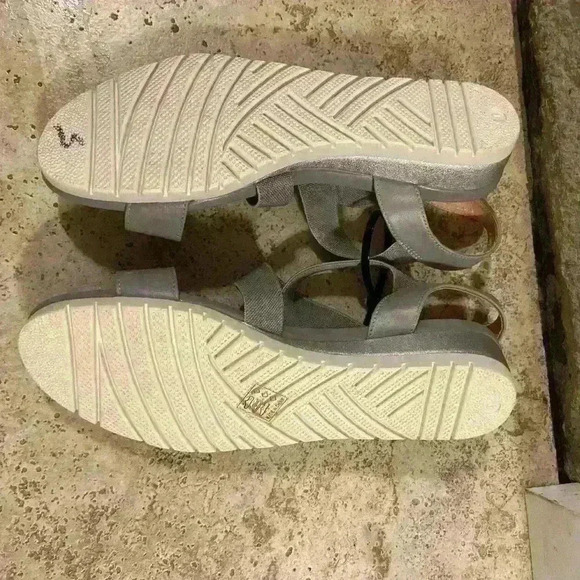 NWOT Dream Pairs Wedges - Picture 4 of 5